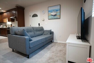 306 E 36th St in Los Angeles, CA - Building Photo - Building Photo