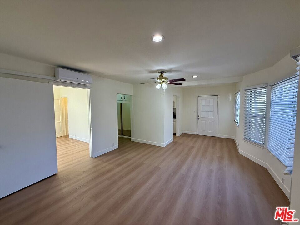 221 S Kenwood St in Glendale, CA - Building Photo