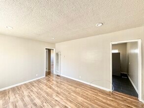 10910 S Avalon Blvd in Los Angeles, CA - Building Photo - Building Photo
