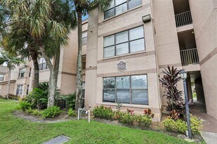 2926 S University Dr in Davie, FL - Building Photo