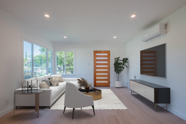 14418 Martha St in Van Nuys, CA - Building Photo - Building Photo