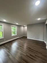 6 Charles St, Unit 2 in Montclair, NJ - Building Photo - Building Photo