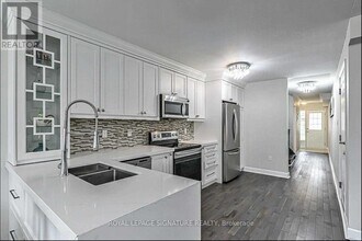 66 Coleridge Dr in Newmarket, ON - Building Photo - Building Photo