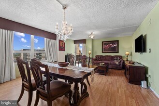 205 E Joppa Rd in Towson, MD - Building Photo - Building Photo