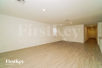 13022 Rosemary Cove in Saint Hedwig, TX - Foto de edificio - Building Photo