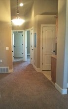 233 Crescent View Ln in Tooele, UT - Foto de edificio - Building Photo