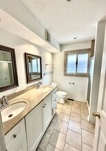 1302 Clayton Marsh Dr in Lake In The Hills, IL - Building Photo - Building Photo