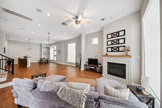 904 Roy St in Houston, TX - Building Photo - Building Photo