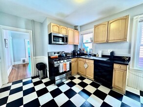 14 Dawes St in Boston, MA - Building Photo - Building Photo