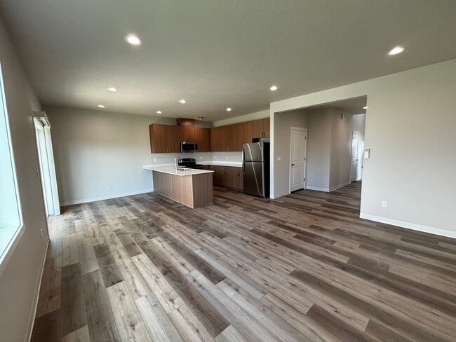 property at 2422-2422 Leonard Ln