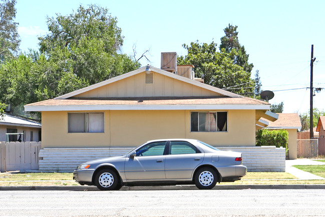 4746 E Shields Ave in Fresno, CA - Building Photo - Building Photo