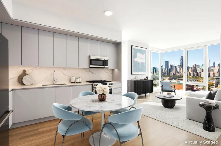 23-10 42nd Rd in Queens, NY - Building Photo