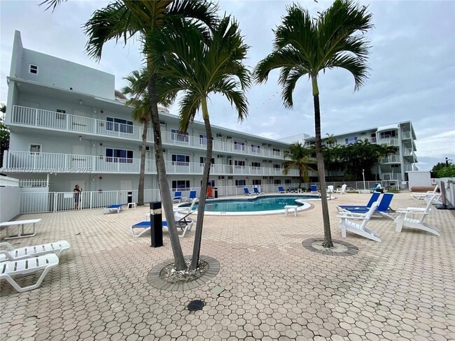 1480 S Ocean Blvd, Unit 104 in Pompano Beach, FL - Foto de edificio - Building Photo