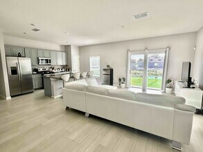 1530 Palatka Rd SE in Palm Bay, FL - Building Photo - Building Photo