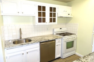 1156 N Camelot Dr in Boise, ID - Building Photo - Building Photo