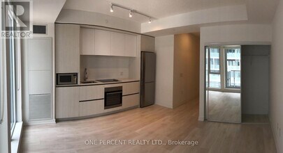 225 Sumach St in Toronto, ON - Building Photo - Building Photo