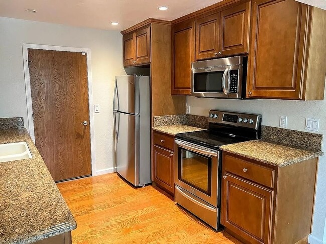 property at 112 Vineyard Ct
