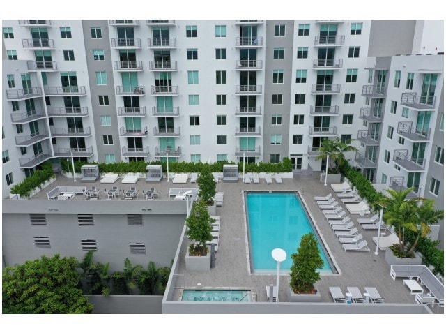 Brickell West City Rentals in Miami, FL - Foto de edificio