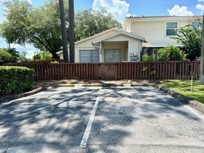 14607 Pine Glen Cir in Lutz, FL - Building Photo - Building Photo