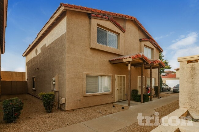 property at 17610 N 17th Pl