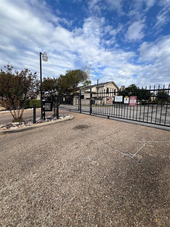 8400 Jamestown Dr in Austin, TX - Building Photo - Building Photo