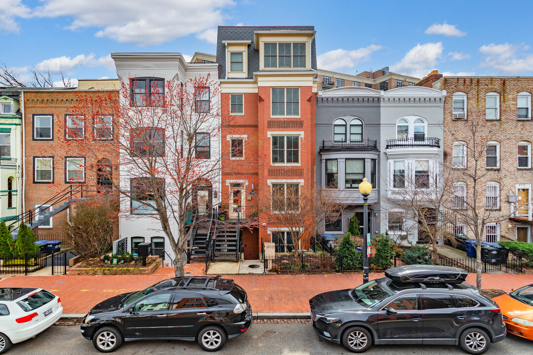 410 M St NW in Washington, DC - Building Photo