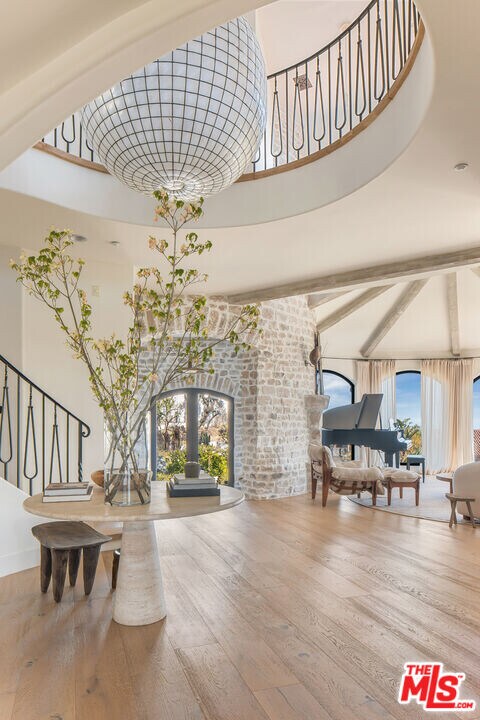 16875 Cll De Sarah in Los Angeles, CA - Building Photo