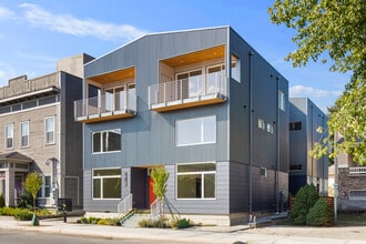 10120 NE 185th St, Unit Unit A in Bothell, WA - Building Photo - Building Photo