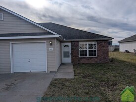 905 Fall Meadow Ln in Belton, MO - Building Photo