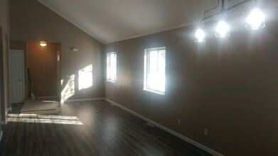 1204 Hawthorne Ln in Billings, MT - Building Photo - Building Photo