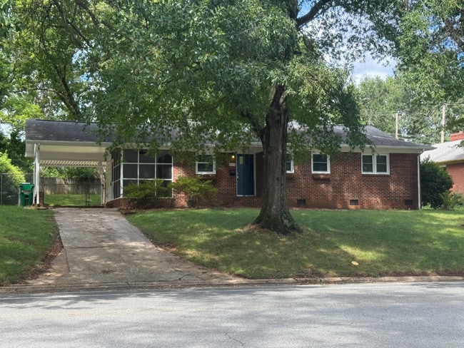 property at 701 Seneca Pl