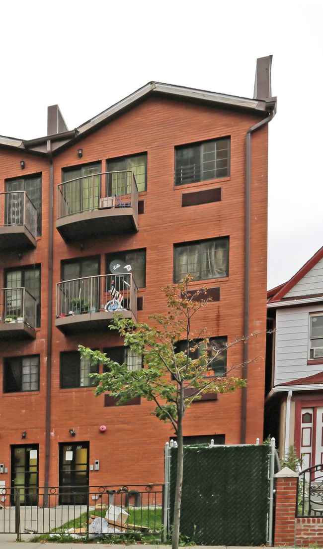 9025 170th St in Jamaica, NY - Building Photo - Building Photo