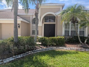 10411 Riverburn Dr in Tampa, FL - Building Photo - Building Photo
