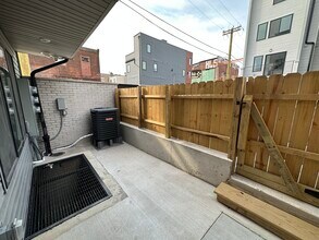 2601 E Boston St, Unit 1 in Philadelphia, PA - Building Photo - Building Photo