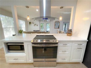 833 NW 30th St in Wilton Manors, FL - Building Photo - Building Photo