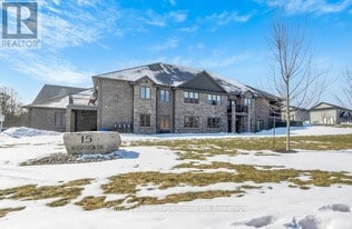 15 Woodcock Dr in Tillsonburg, ON - Building Photo