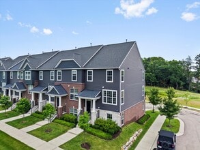 202 N Sydney Ct in Plymouth, MI - Building Photo - Building Photo