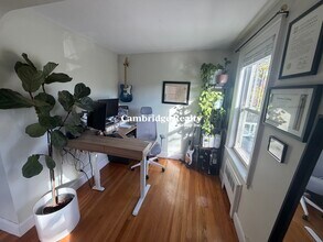 319 Washington St, Unit 2 in Somerville, MA - Building Photo - Building Photo