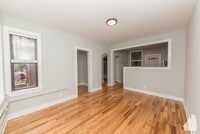 4425 N Wolcott Ave photo'