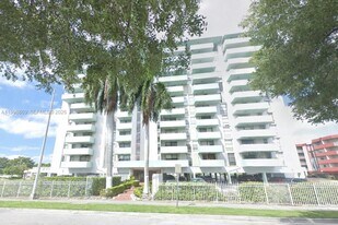 1825 W 44th Pl in Hialeah, FL - Building Photo