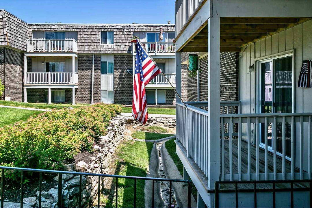 Chateau Bellevue in Bellevue, NE - Foto de edificio