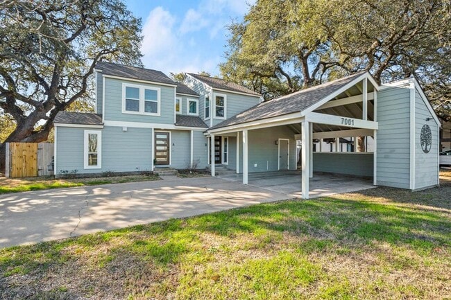 7001 Woodhue Dr in Austin, TX - Building Photo - Building Photo