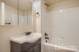 9022 Lorraine Ave S in Lakewood, WA - Building Photo - Building Photo