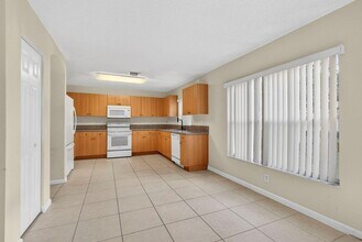 662 Perdido Heights Dr in Greenacres, FL - Foto de edificio - Building Photo