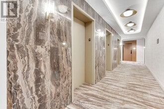 3240 William Coltson Ave in Oakville, ON - Building Photo - Building Photo