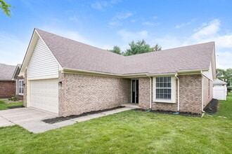 1108 W Southport Rd in Indianapolis, IN - Building Photo - Building Photo