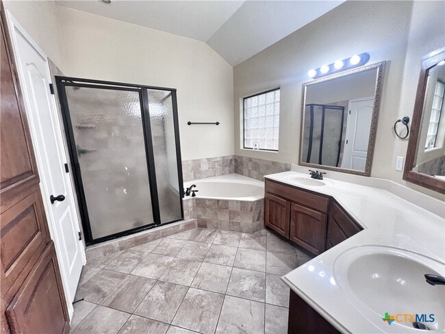 property at 2213 Garden Gate Cir