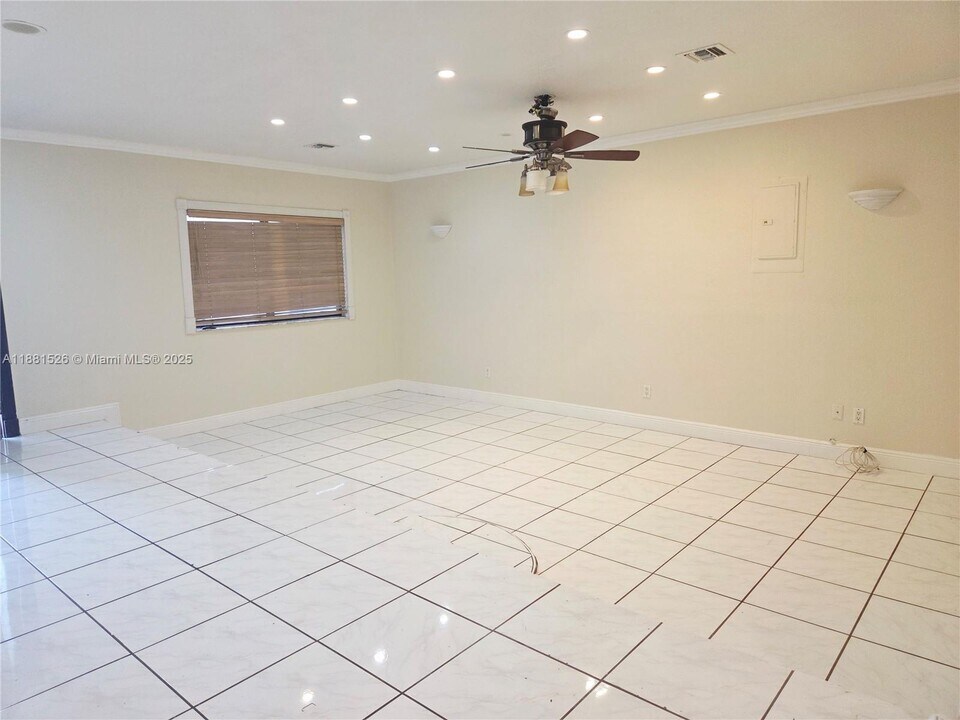 4004 SW 20th St in West Park, FL - Building Photo