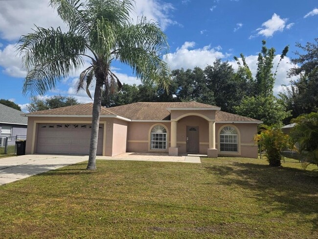 670 Reindeer Dr in Kissimmee, FL - Foto de edificio - Building Photo
