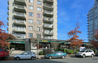 Chatsworth in North Vancouver, BC - Building Photo - Building Photo